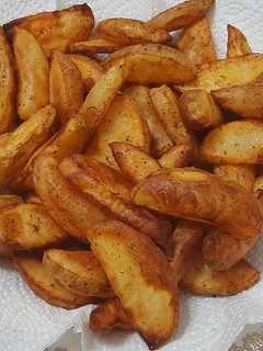 Una foto de Patatas gajos (Hechas en freidora de aire SOGO)
