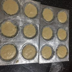 A picture of Vanilla cup cakes.