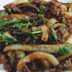 A picture of Beef with Fresh Parsley.