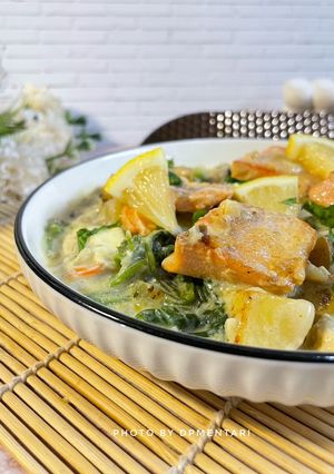 Foto resep Pan Fried Salmon with Creamy Garlic Sauce