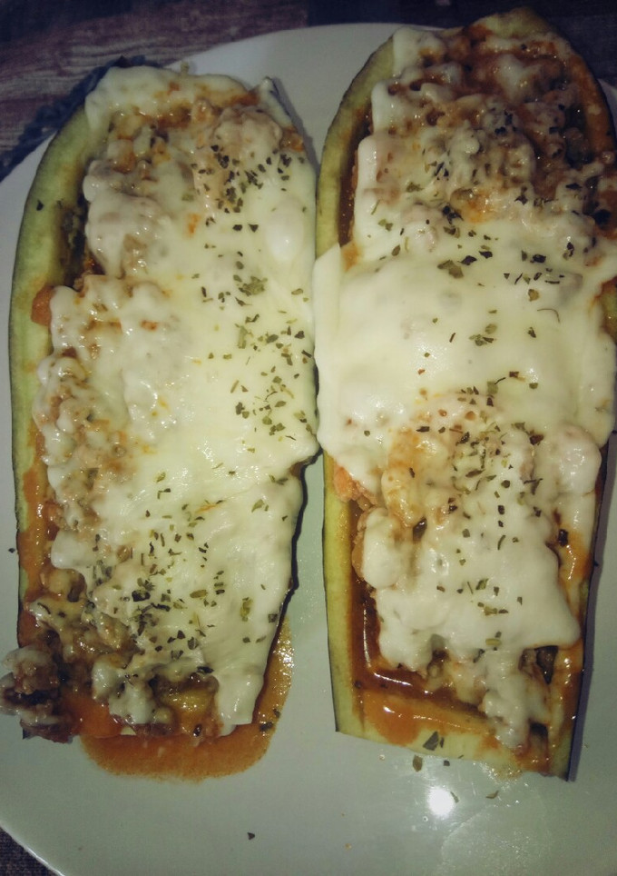 Una foto de Berenjenas rellenas 🍆🍆