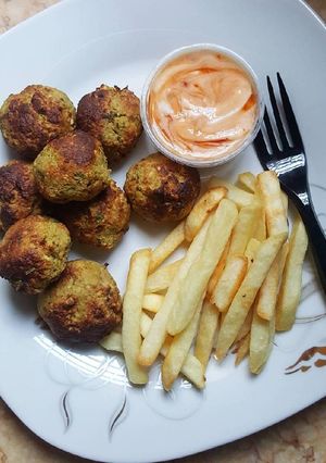 صورة لوصفة كرات الحمص بالتونة