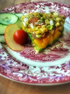 Una foto de Tartar de salmón marinado