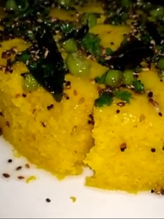 ખમણ ઢોકળાં (khaman dhokla recipe in gujarati) રેસીપી મુખ્ય ફોટો