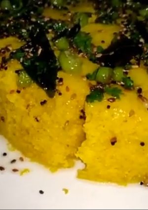 ખમણ ઢોકળાં (khaman dhokla recipe in gujarati) રેસીપી મુખ્ય ફોટો