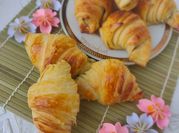 Gambar croissant coklat