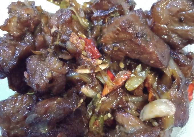 Daging sapi masak sawostiram