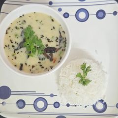 A picture of Kadhi bhat (Gujarati style).
