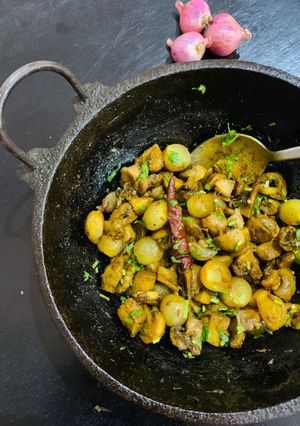 A picture of Mushroom Do Pyaaja.