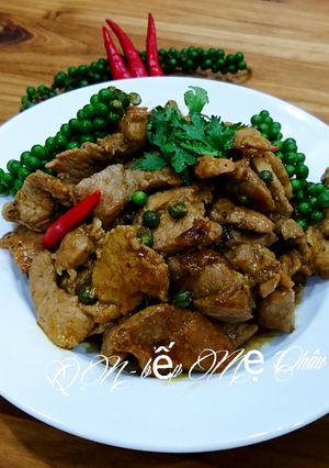 Hình của món Thịt nạc kho tiêu xanh.