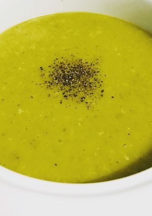 A picture of Green Peas Soup.
