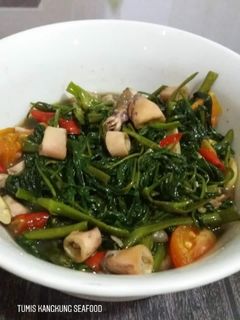 Foto resep Tumis Kangkung Cumi