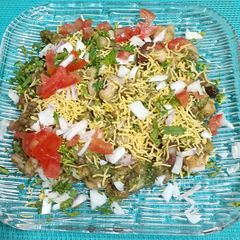 Nutritious Hot Black Eyed Peas & Sprouts Bhel A picture of Nutritious Hot Black Eyed Peas & Sprouts Bhel.