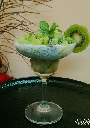 A picture of Kiwi chia seed pudding.
