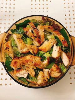 Hình của món Salad ức gà.