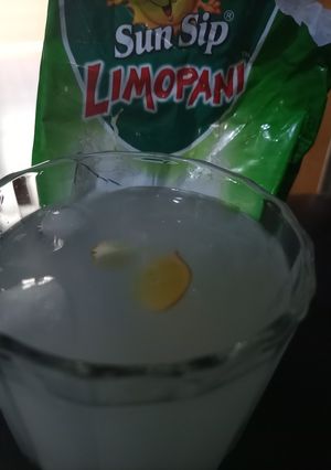 A picture of Sun sip limo pani.
