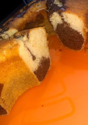 Foto di Ciambella bicolore allo yogurt senza burro