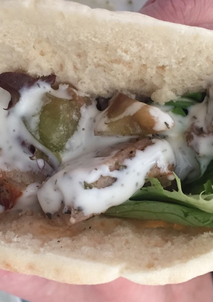 Una foto de Souvlaki de cerdo🇬🇷🐖🥙