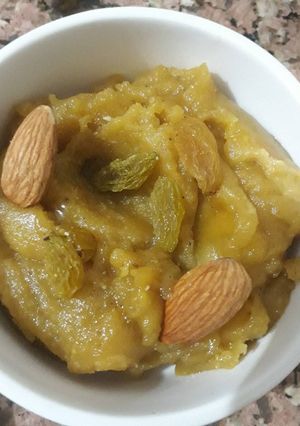 A picture of Gur Besan Halwa.