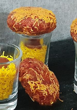 A picture of Beetroot Sev Cutlet.