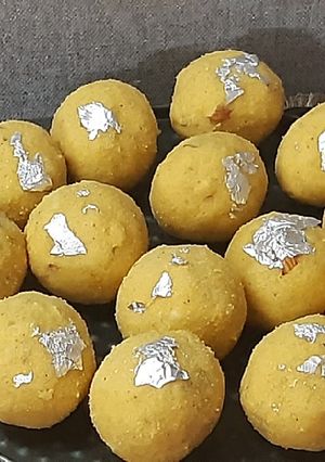 A picture of Sattu ke laddoo.