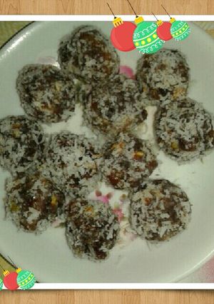 A picture of Date balls.