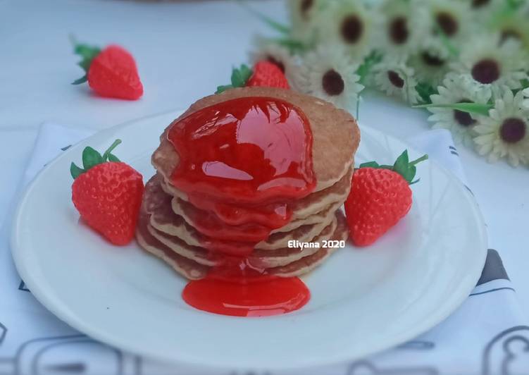 Pancake pisang selai strawberry