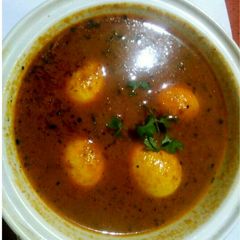 A picture of Egg curry.