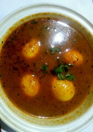 A picture of Egg curry.