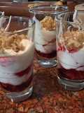 SHOT de YOGURT GRIEGO con FRUTOS ROJOS y NUECES sin azúcar agregada