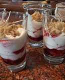 SHOT de YOGURT GRIEGO con FRUTOS ROJOS y NUECES sin azúcar agregada