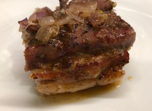 Una foto de Pechito de cerdo con salsa barbacoa