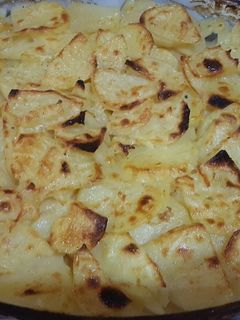 صورة لوصفة غراتان بطاطا بقطع اسكالوب والفرماج (الجبنة)