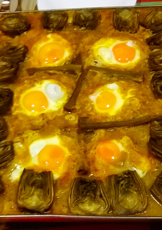 Una foto de Arroz con alcachofa y huevos