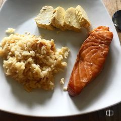 A picture of Traditional Japanese Breakfast.