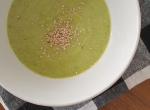 Una foto de Crema de espárragos cremosita sin lácteos !