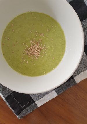 Una foto de Crema de espárragos cremosita sin lácteos !