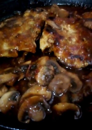 Una foto de Lomo de Cerdo con Champiñones en Salsa