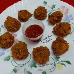 A picture of Chana Dal Pakoda.