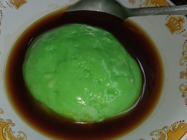 Langkah Mudah untuk Menyiapkan Bubur sumsum pandan kuah kinca yang Menggugah Selera