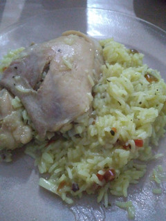 Una foto de Arroz con pollo super sabroso ☺️
