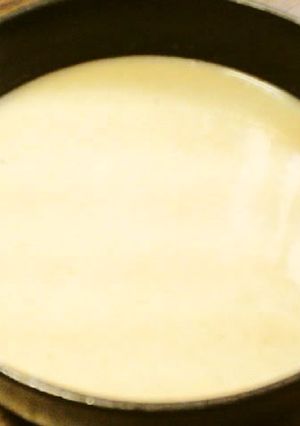 A picture of Rich White Chicken Soup for Hakata-style Hot Pots and Chicken Ramen.