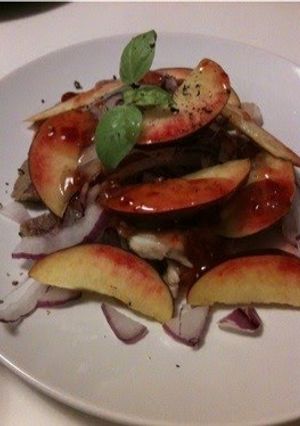 A picture of Boiled Pork and Nectarine Salad.