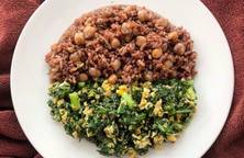 Eatclean: Cơm gạo lứt đậu gà ăn cùng cải kale xào trứng (5)