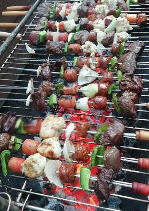 Una foto de Anticuchos o fierritos