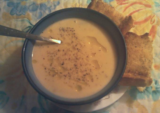 Mark's Creamy Potato and Cauliflower Soup