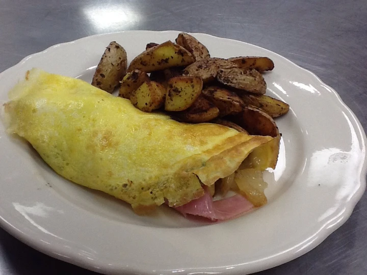 Easy Way Make One egg omelette with home fries for one the So Delicious Really delicious