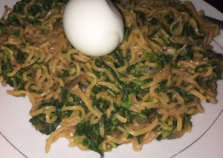 Recipe of Award-winning Leafy greens veggie noodles with egg