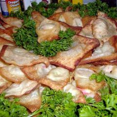 A picture of Crab Rangoon.