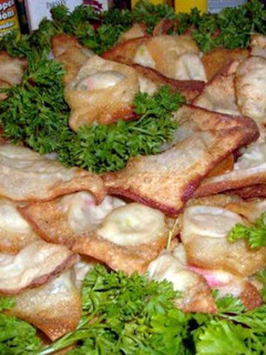 A picture of Crab Rangoon.